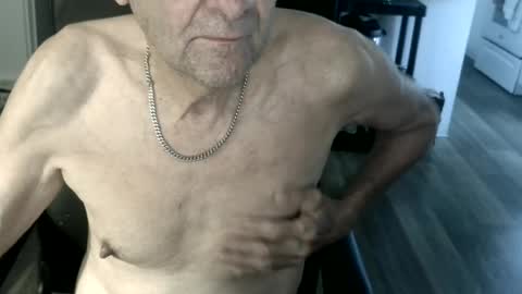 Snapshot of pastelito76 chatting on June 2026 05:37:01 PM Bob online show from June 2026 05:37:01 PM