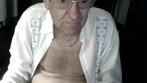 Snapshot of pastelito76 chatting on June 2026 11:02:01 PM Bob online show from June 2026 11:02:01 PM