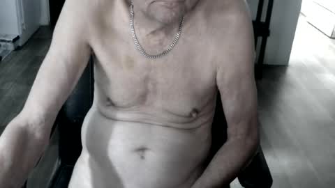Snapshot of pastelito76 chatting on July 2026 04:05:01 PM Bob online show from July 2026 04:05:01 PM