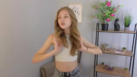 Vicki online show from September 2025 10:48:02 AM