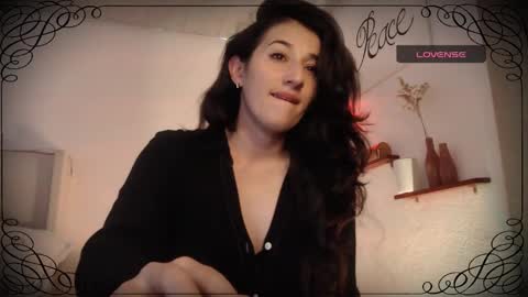 Snapshot of pau_1 chatting on January 2025 07:24:01 PM paula online show from January 2025 07:24:01 PM