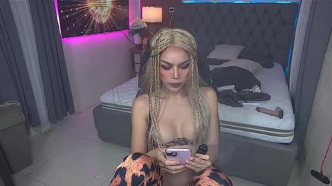 Paula online show from February 2025 11:25:02 AM