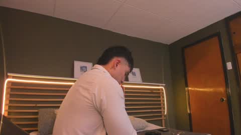 Paul online show from January 2025 02:21:01 PM