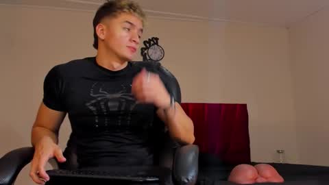 Snapshot of paul_george212 chatting on September 2025 04:05:02 AM Paull George online show from September 2025 04:05:02 AM