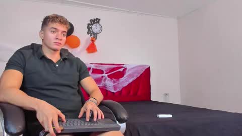 Snapshot of paul_george212 chatting on October 2025 02:07:02 PM Paull George online show from October 2025 02:07:02 PM