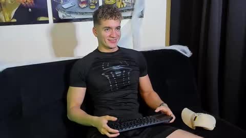 Snapshot of paul_george212 chatting on October 2025 05:43:02 AM Paull George online show from October 2025 05:43:02 AM