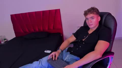 Paull George online show from November 2025 03:59:01 PM