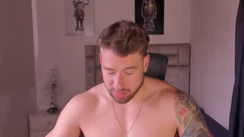 PAUL ROGER online show from January 2026 06:42:02 PM