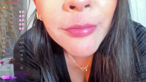 Pau online show from January 2025 10:13:02 PM