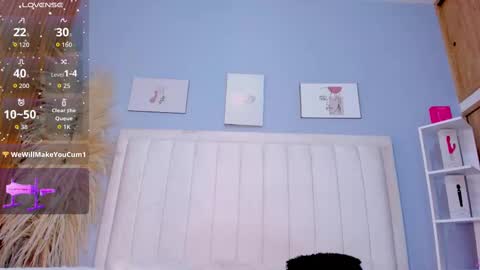 Pau online show from October 2025 07:11:02 PM