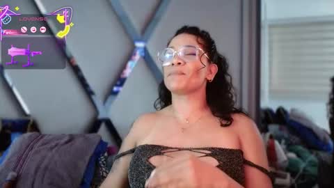 Paula online show from October 2025 09:48:02 PM