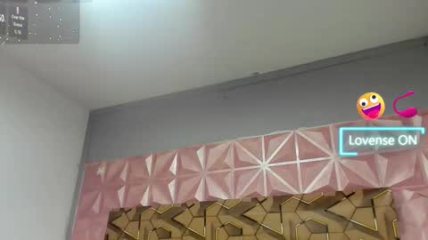 Snapshot of paula_fx chatting on September 2025 11:21:01 AM Pau online show from September 2025 11:21:01 AM