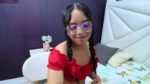 Paula online show from October 2025 01:57:02 PM