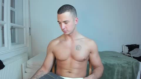 paulblack021 online show from November 2025 05:29:02 PM