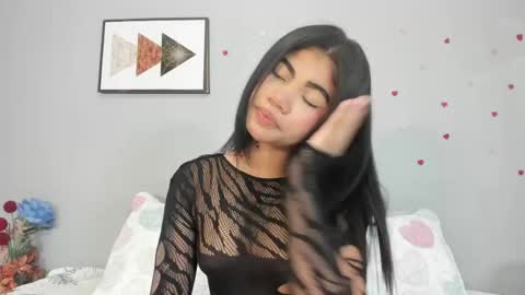 Pau online show from April 2026 12:53:02 PM