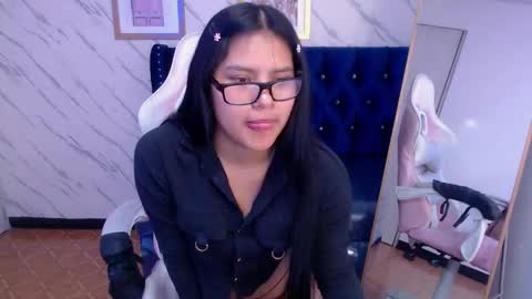 Snapshot of paulette_v chatting on February 2025 04:26:02 PM Live 800am 200pm COLOMBIAN HOUR online show from February 2025 04:26:02 PM