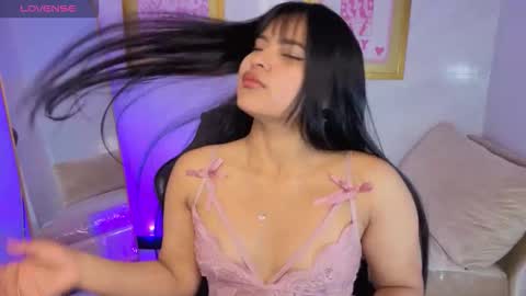 Snapshot of paulette_v chatting on February 2026 01:33:02 PM Live 800am 200pm COLOMBIAN HOUR online show from February 2026 01:33:02 PM