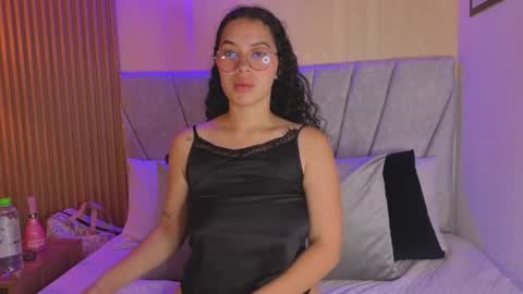 paulina  online show from November 2025 11:52:02 AM