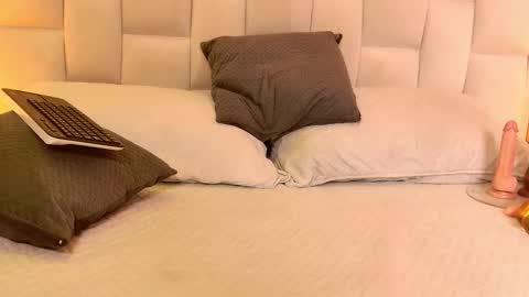 Paulina  online show from December 2025 07:10:02 PM