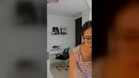 Snapshot of paulina_dossantos chatting on May 2026 07:00:02 PM paulina online show from May 2026 07:00:02 PM