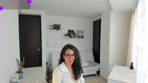Snapshot of paulina_dossantos chatting on June 2026 07:04:02 PM paulina online show from June 2026 07:04:02 PM
