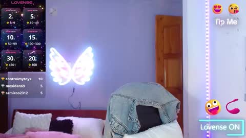 paulina online show from February 2025 06:58:01 PM