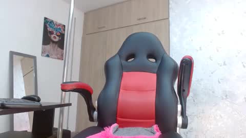 Paulina Rubio online show from March 2025 07:06:02 PM