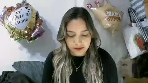 Snapshot of paulina_x_x chatting on May 2026 10:38:02 PM paulina_x_x online show from May 2026 10:38:02 PM