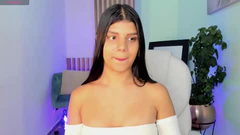 Snapshot of paulinabelle chatting on January 2025 10:23:02 AM Paulina Belle online show from January 2025 10:23:02 AM