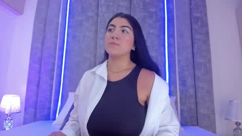 Paulina online show from December 2024 07:32:02 PM