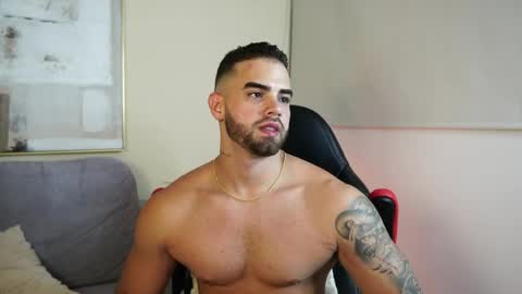 Paul Phoenix online show from May 2026 11:01:04 PM