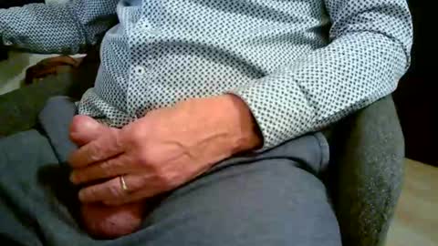 Paul online show from December 2025 06:37:02 PM