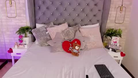 Pau online show from February 2026 02:13:01 PM