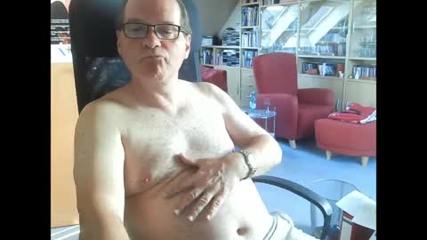 Snapshot of pavlovsdog2006 chatting on April 2026 08:15:01 AM Pavlov aka Peter online show from April 2026 08:15:01 AM