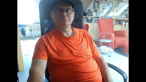 Snapshot of pavlovsdog2006 chatting on June 2026 07:42:01 AM Pavlov aka Peter online show from June 2026 07:42:01 AM