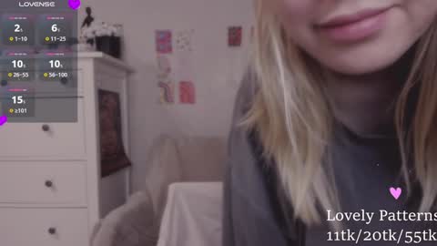Snapshot of pawwsup1 chatting on December 2024 07:38:02 PM Allisses online show from December 2024 07:38:02 PM