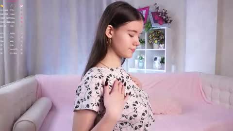 Snapshot of pazrapacki chatting on February 2026 03:44:02 AM Beautiful Mila online show from February 2026 03:44:02 AM