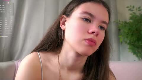 Snapshot of pazrapacki chatting on May 2026 01:25:02 AM Beautiful Mila online show from May 2026 01:25:02 AM