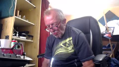 Snapshot of pc8474408 chatting on July 2026 01:32:02 PM pc8474408 online show from July 2026 01:32:02 PM