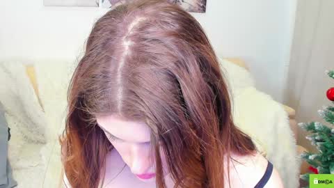 Snapshot of peach_mila chatting on December 2024 05:07:02 PM your love online show from December 2024 05:07:02 PM