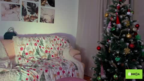Snapshot of peach_mila chatting on December 2024 07:32:02 PM your love online show from December 2024 07:32:02 PM
