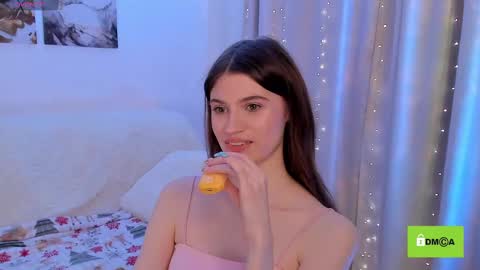 Snapshot of peach_mila chatting on January 2025 05:44:02 PM your love online show from January 2025 05:44:02 PM