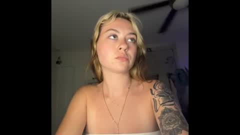 Snapshot of peachesncreampiezz chatting on June 2026 07:55:02 PM peachesncreampiezz online show from June 2026 07:55:02 PM