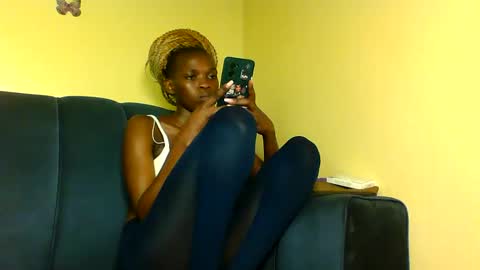 peachie online show from September 2025 07:06:02 PM