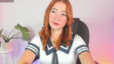 Snapshot of pear__moon chatting on July 2026 02:51:02 AM LILLY online show from July 2026 02:51:02 AM