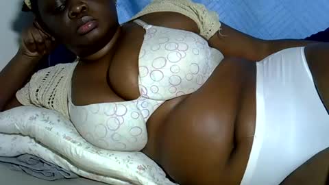 Snapshot of pearl_33 chatting on June 2026 01:15:01 PM Keci online show from June 2026 01:15:01 PM
