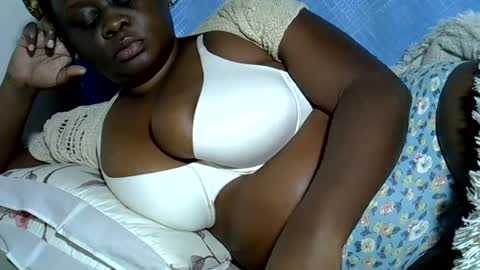 Snapshot of pearl_33 chatting on June 2026 11:53:02 PM Keci online show from June 2026 11:53:02 PM