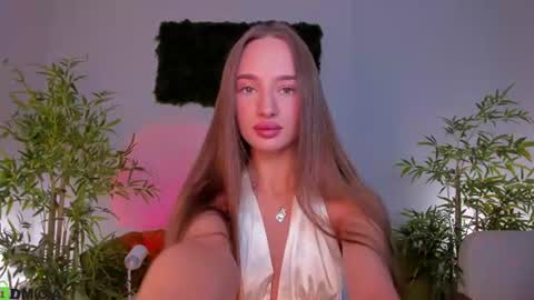 Snapshot of pearl_bloom chatting on July 2026 12:54:01 AM Sex Leah online show from July 2026 12:54:01 AM