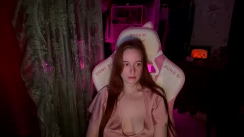 Adelina online show from December 2025 04:58:01 PM