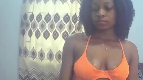 Snapshot of peetyface chatting on October 2025 12:17:02 PM Lizzy online show from October 2025 12:17:02 PM